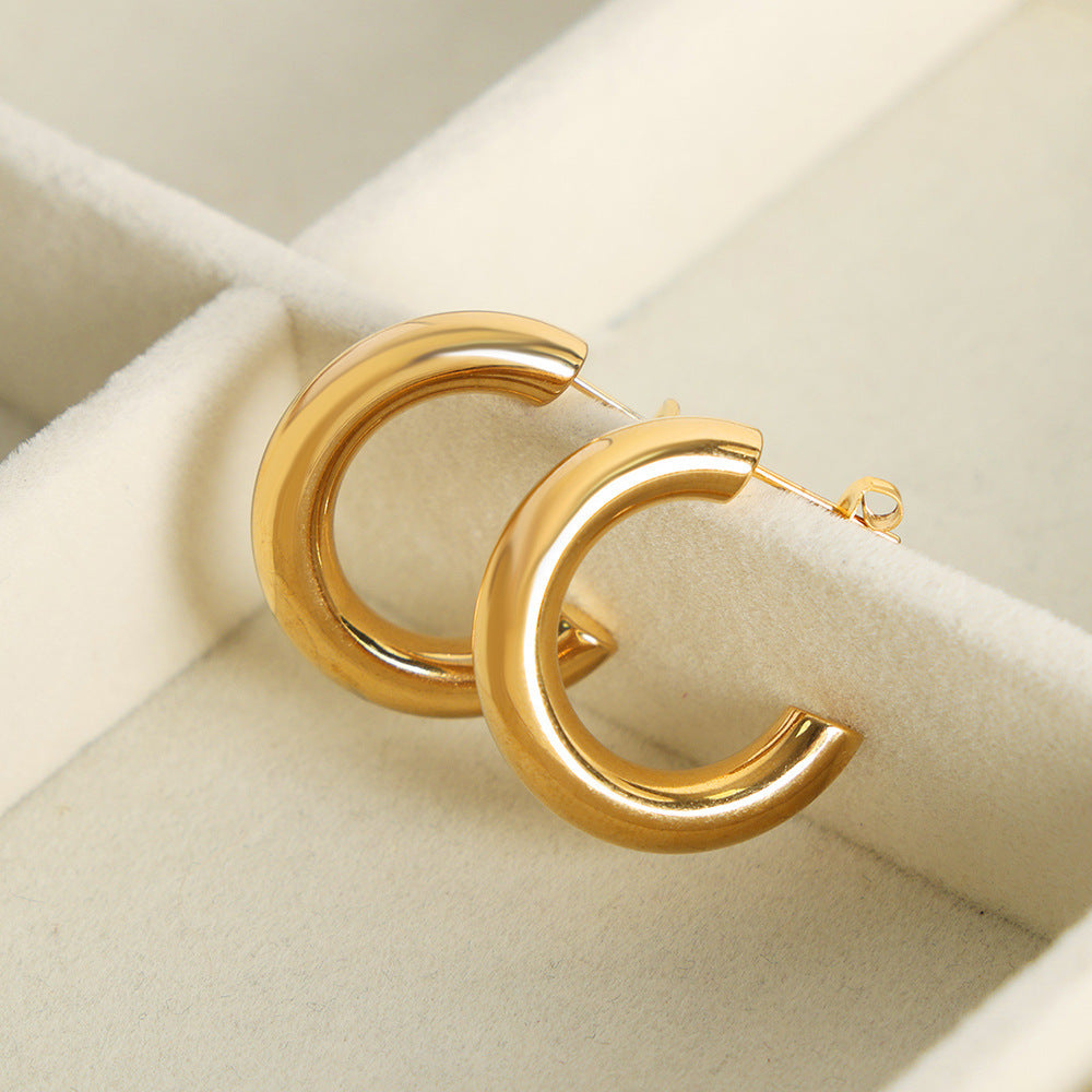 Chic Simplicity: Personalized Fashion Earrings