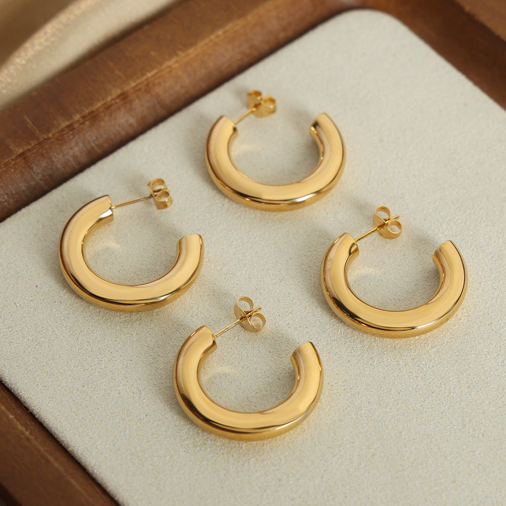 Chic Simplicity: Personalized Fashion Earrings
