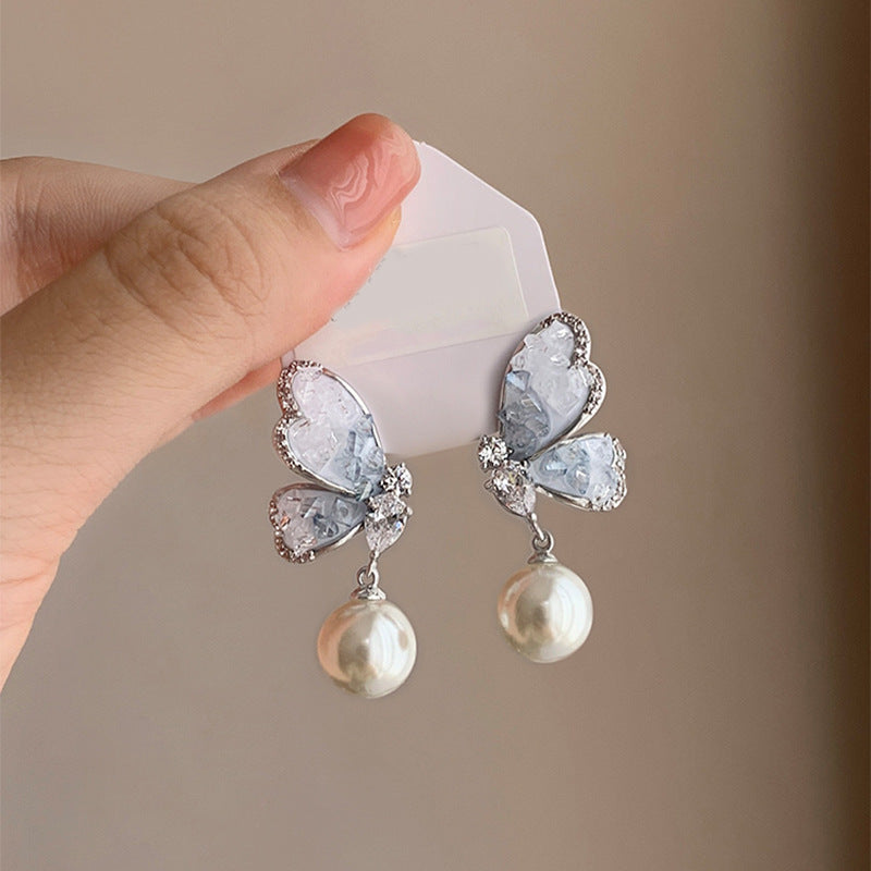 Luxurious Flutter: Gradient Butterfly Pearl Earrings with Rhinestones
