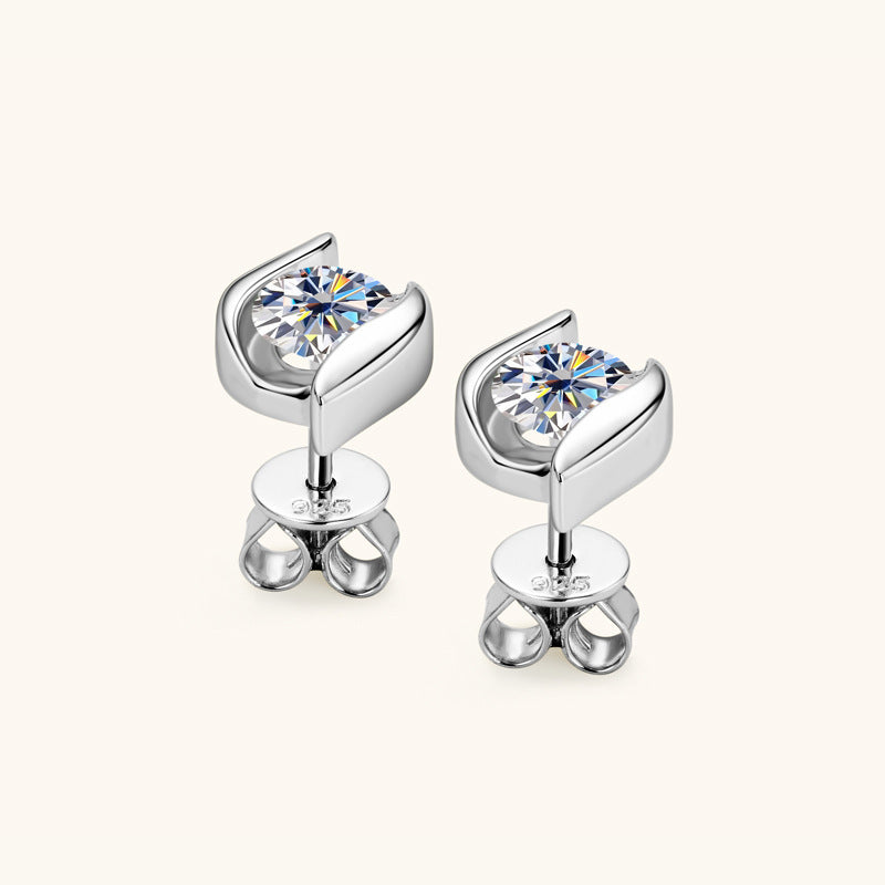 Luxe Sparkle: Affordable High-Grade Moissanite Stud Earrings