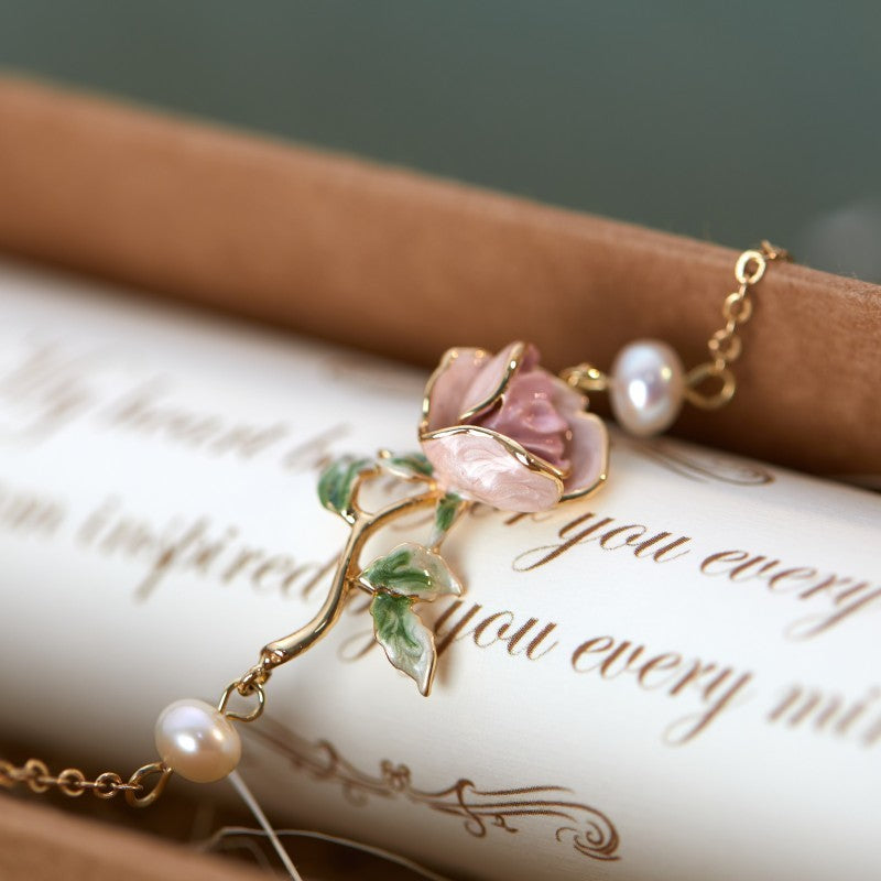Vintage Elegance: Exquisite Enamel Drip Glazed Brass Gold-plated Pearl Bracelet with a Gentle Rose Touch