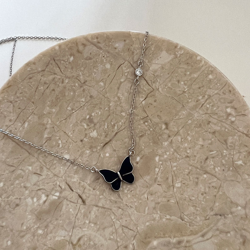 Metamorphosis Majesty: S925 Silver Color-Changing Butterfly Necklace - Fashion Novelty Jewelry