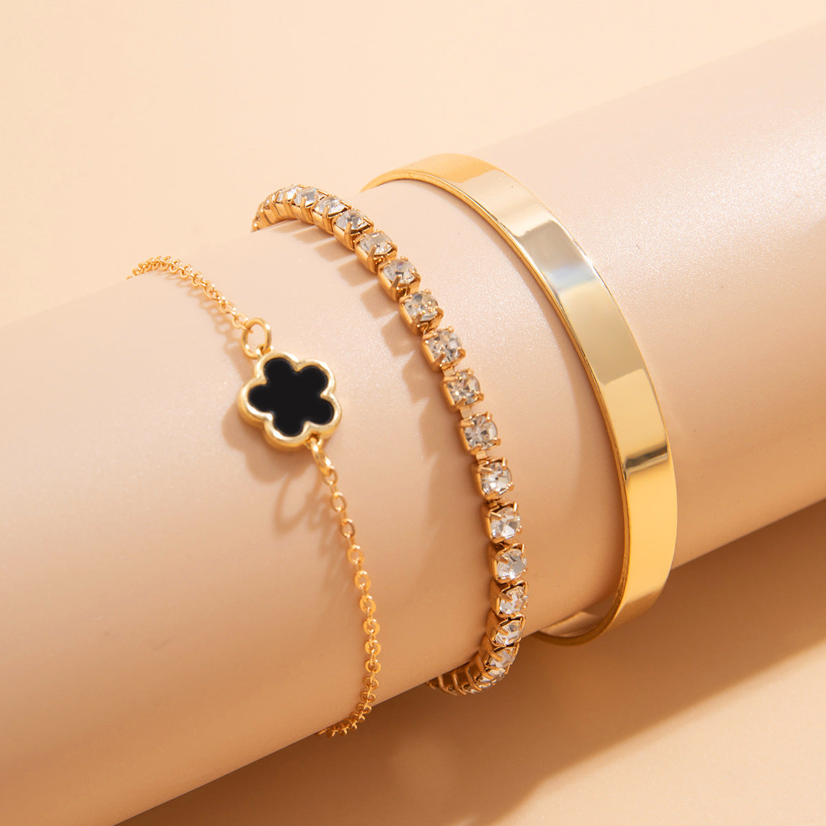Glamorous Graffiti: Hip Hop Punk Rhinestone Chain Bracelet