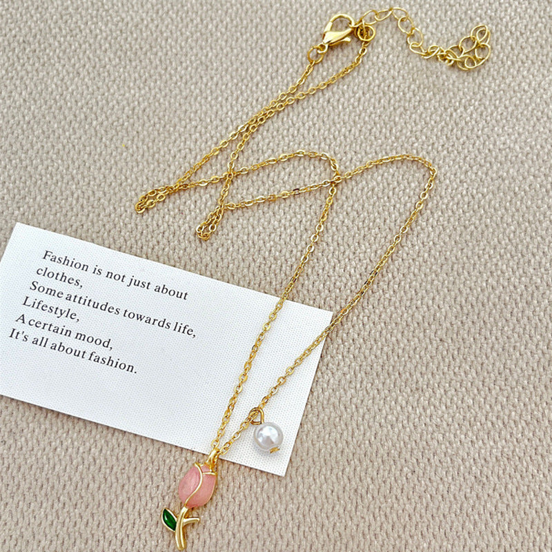Radiant Blooms: Tulip Pearl Necklace - Elegance for Every Neckline