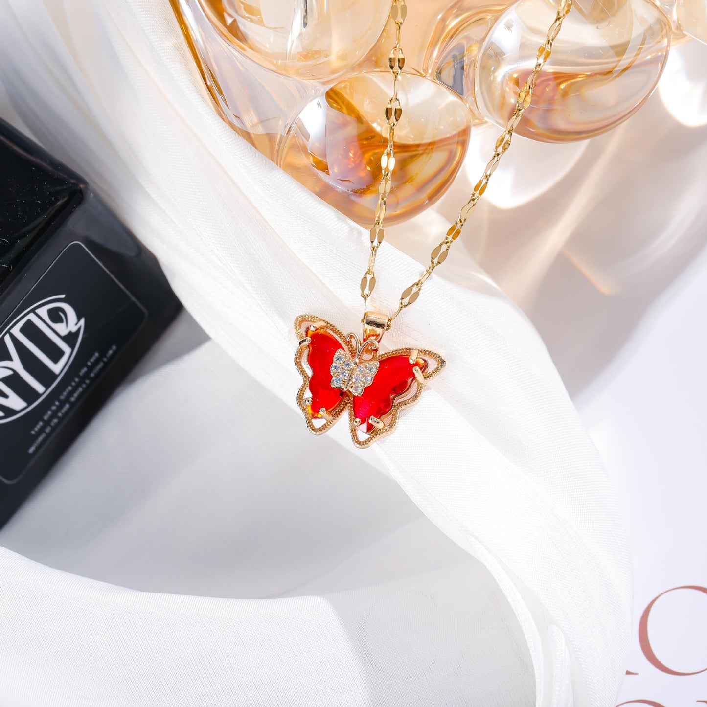 Fluttering Beauty: Micro-Inlaid Zircon Butterfly Clavicle Chain Necklace