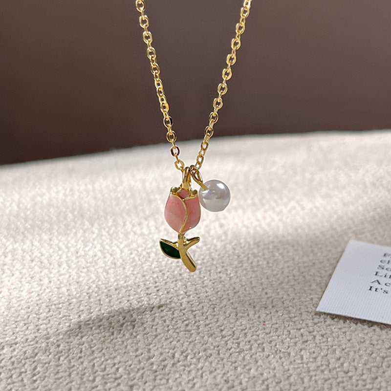 Radiant Blooms: Tulip Pearl Necklace - Elegance for Every Neckline