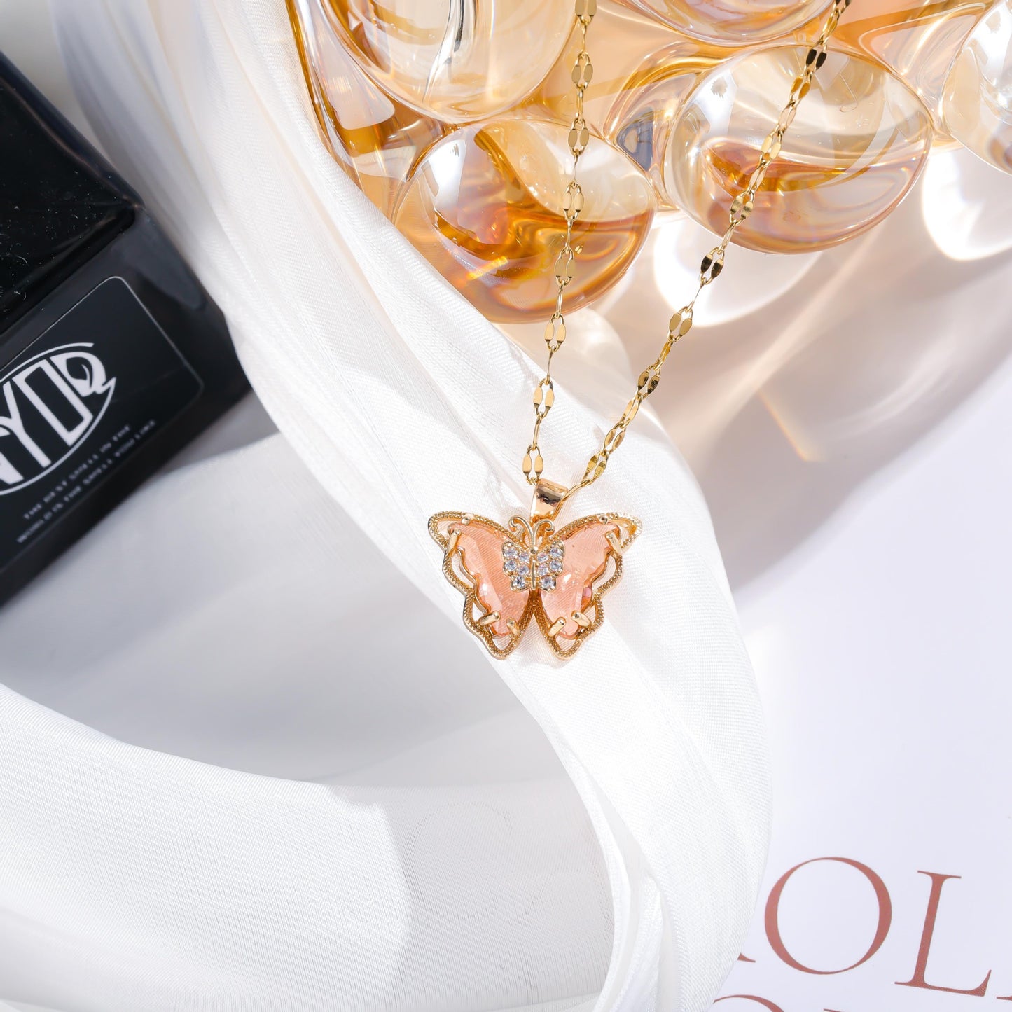 Fluttering Beauty: Micro-Inlaid Zircon Butterfly Clavicle Chain Necklace