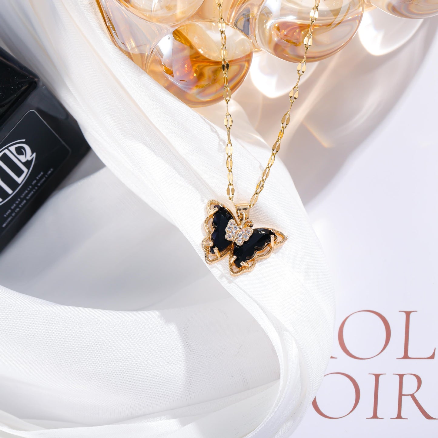 Fluttering Beauty: Micro-Inlaid Zircon Butterfly Clavicle Chain Necklace