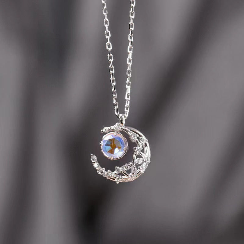 Stellar Dreams: Crescent Moon Diamond Inlaid Clavicle Chain Necklace