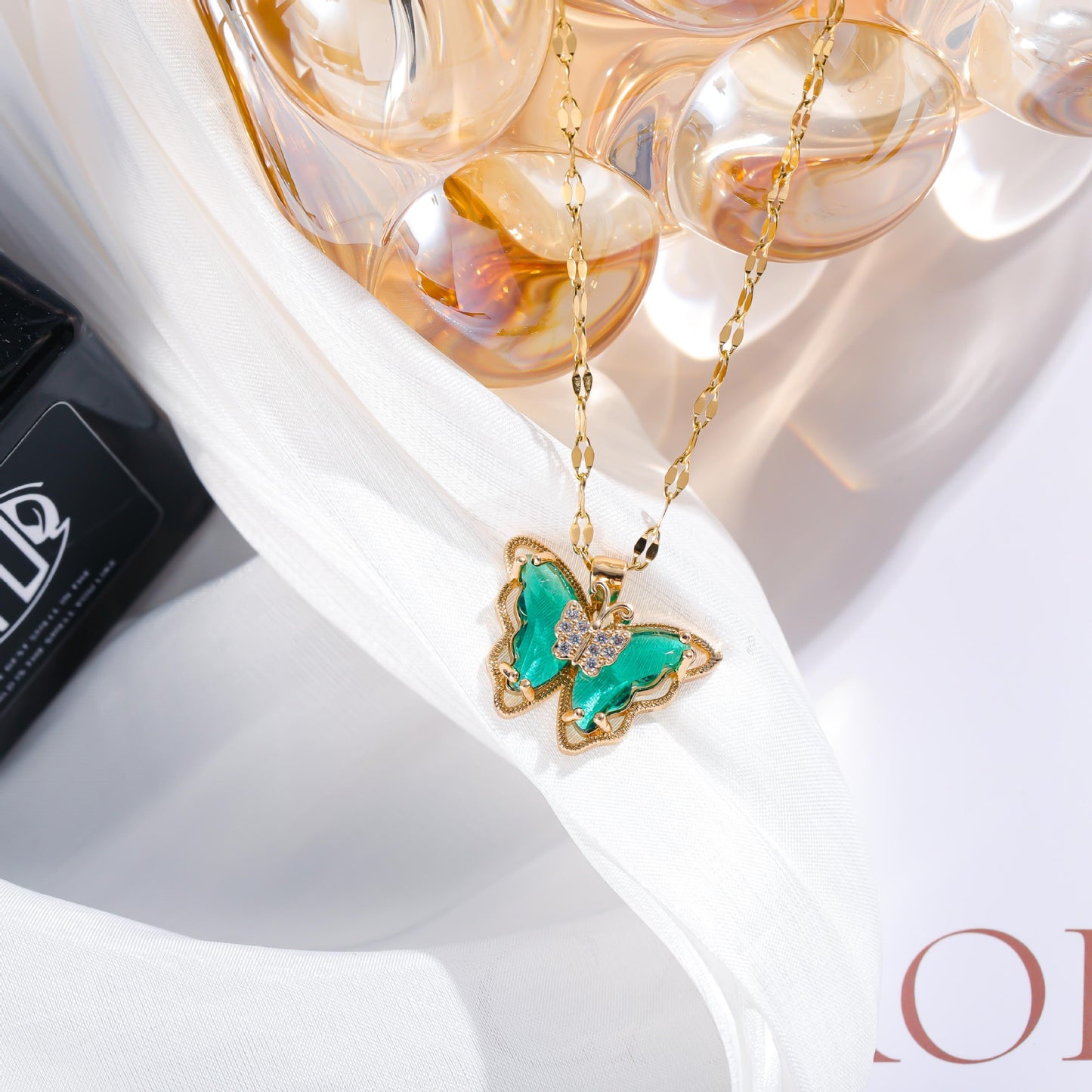 Fluttering Beauty: Micro-Inlaid Zircon Butterfly Clavicle Chain Necklace