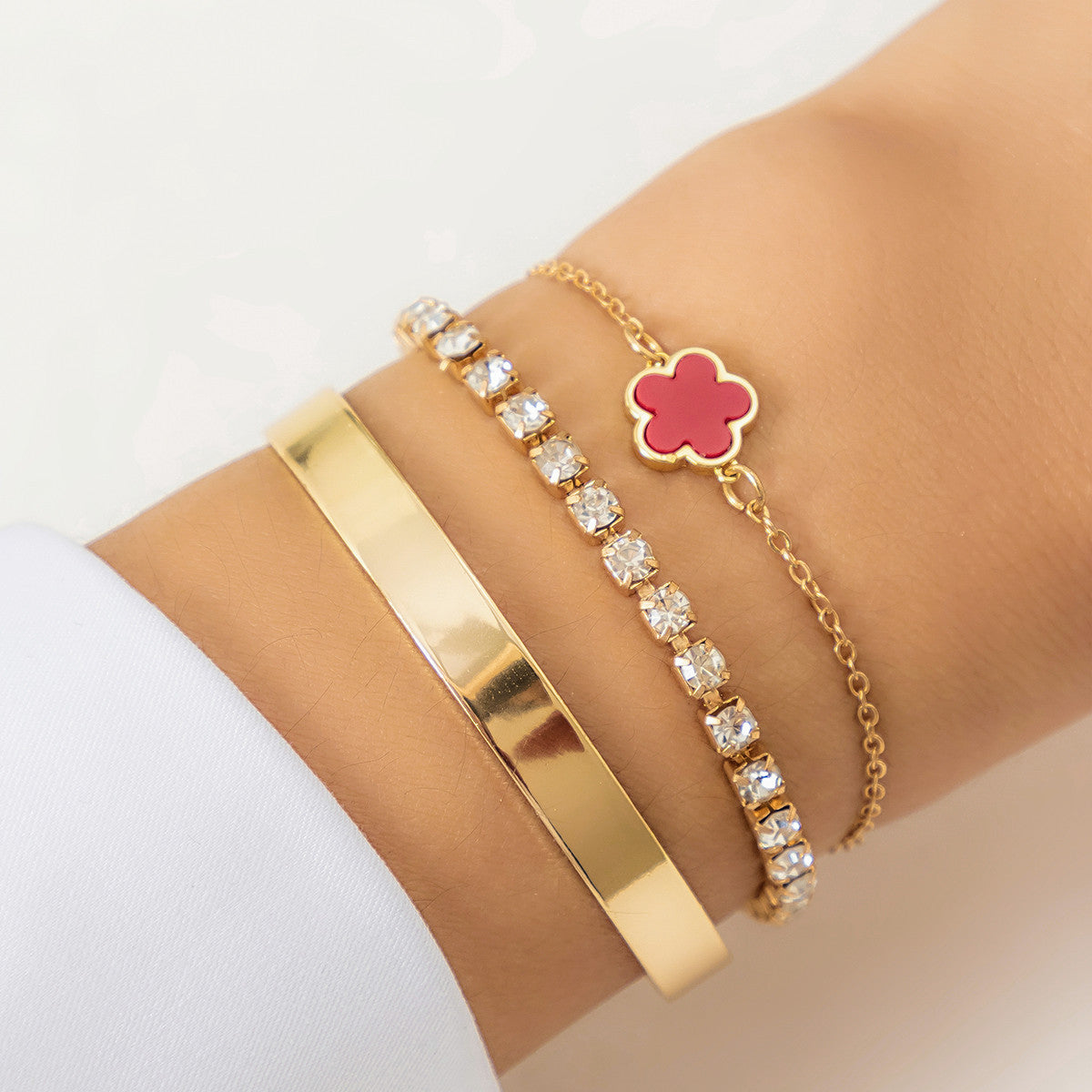 Glamorous Graffiti: Hip Hop Punk Rhinestone Chain Bracelet