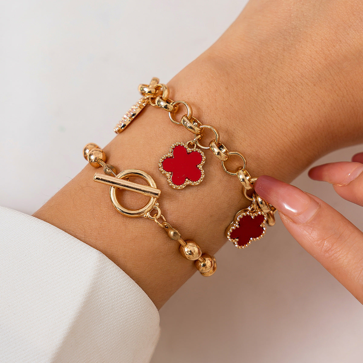 Glamorous Graffiti: Hip Hop Punk Rhinestone Chain Bracelet