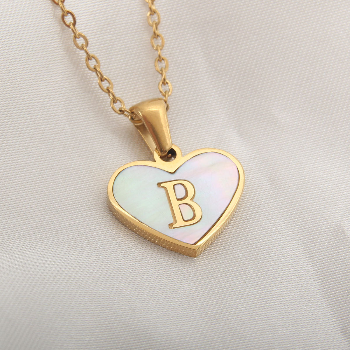 Heartfelt Elegance: 26-Letter White Shell Heart Necklace