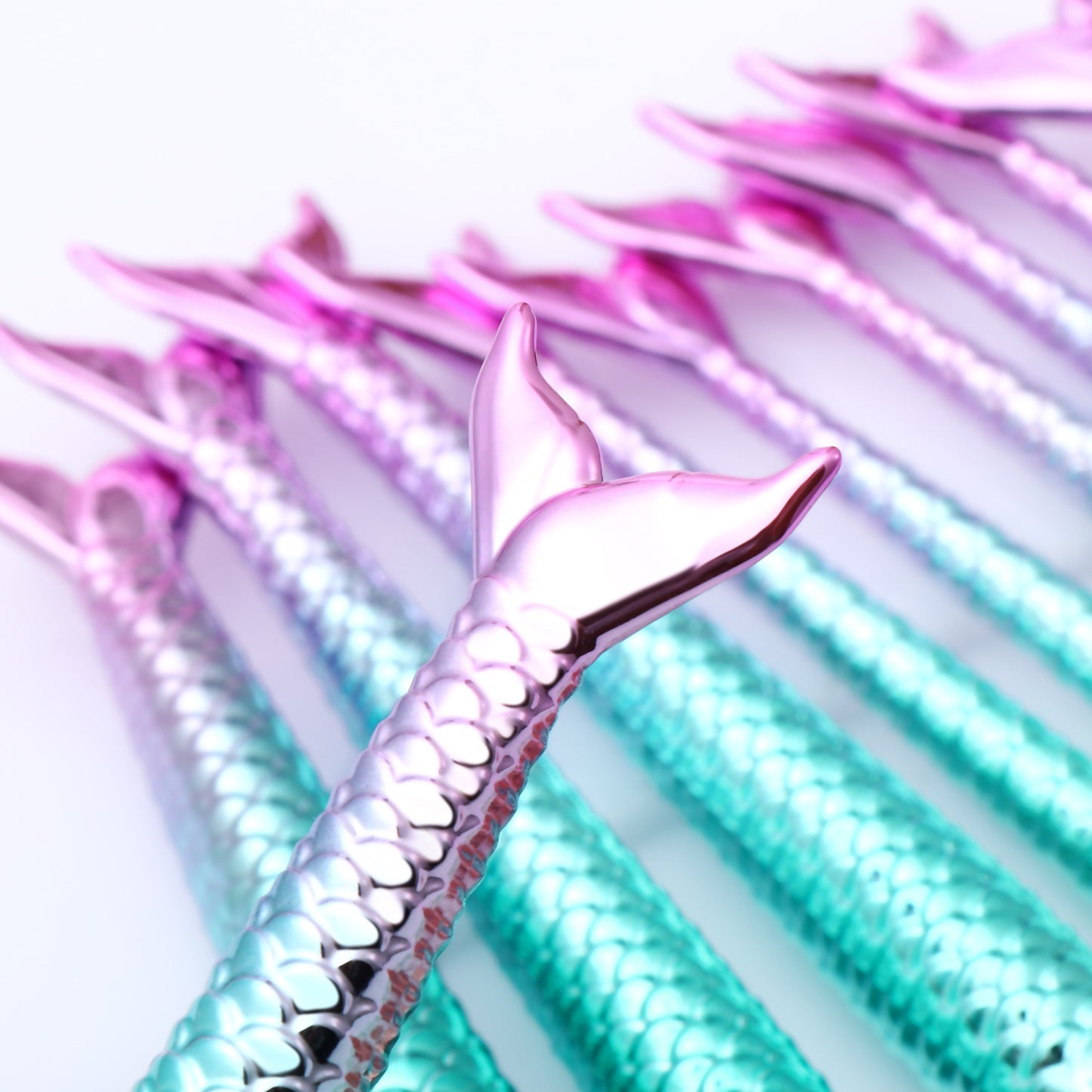 Mermaid Muse: Enchanting Makeup Brushes Shaped Like the Sea
