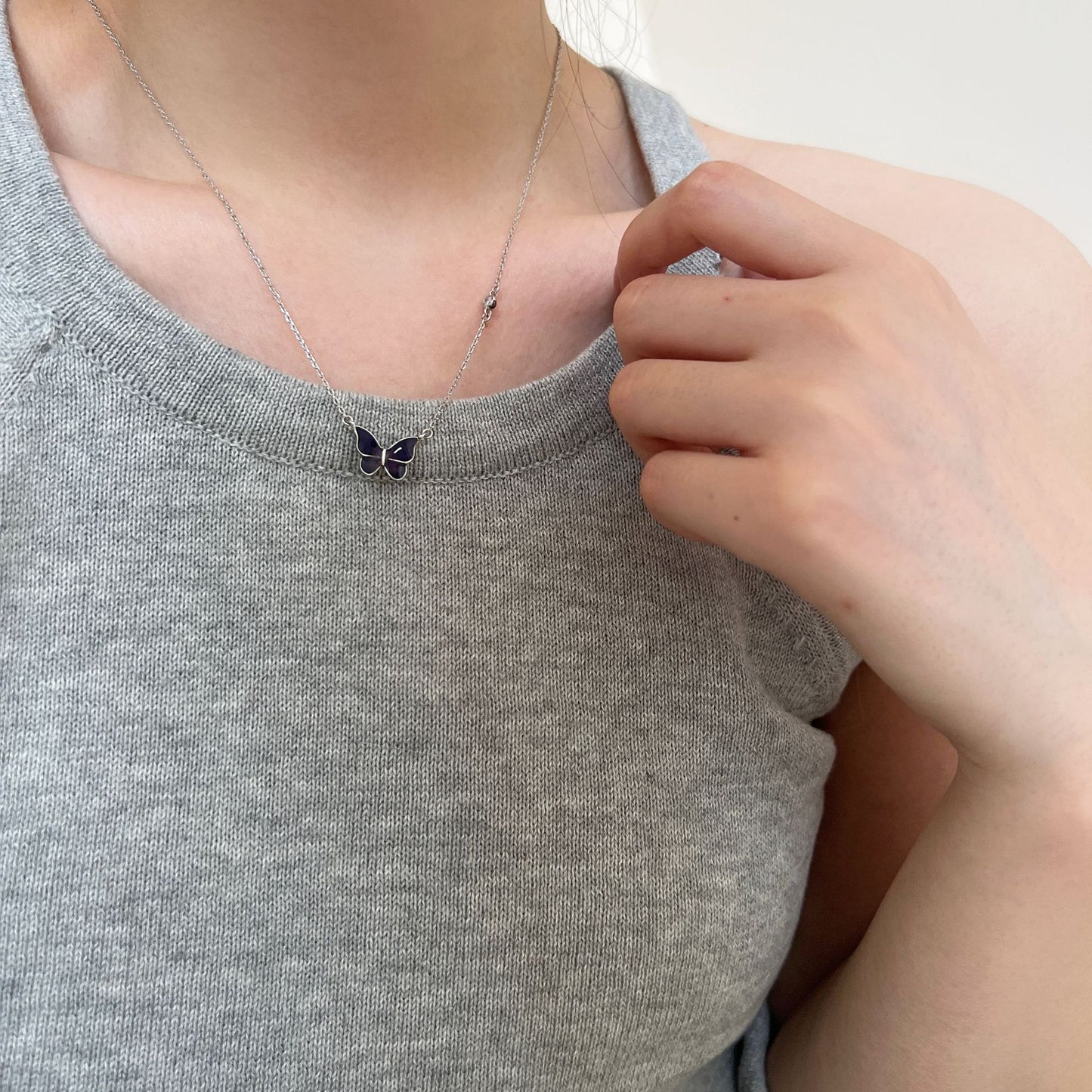 Metamorphosis Majesty: S925 Silver Color-Changing Butterfly Necklace - Fashion Novelty Jewelry