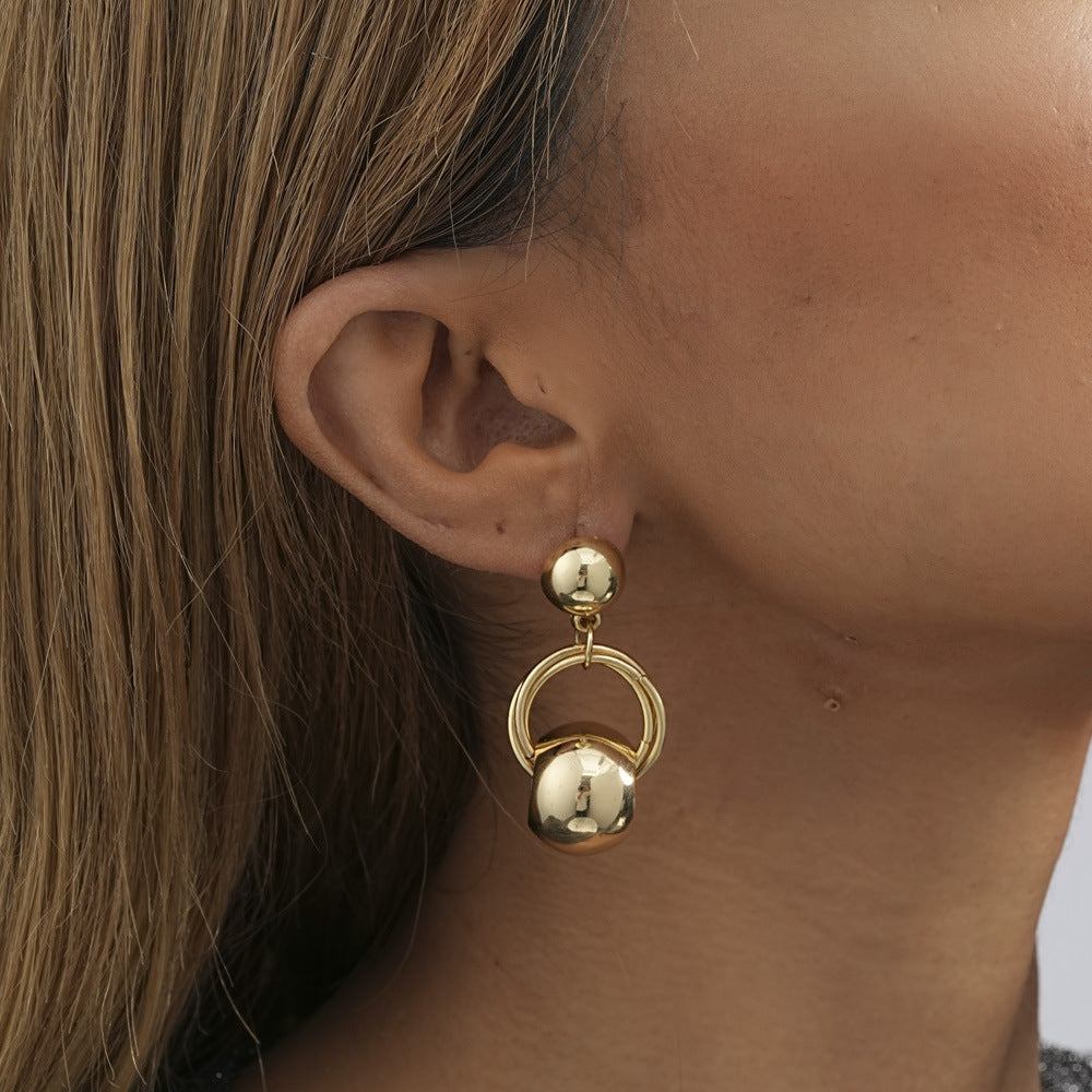 Effortless Style: Women's Simple All-Match Street Shot Earrings