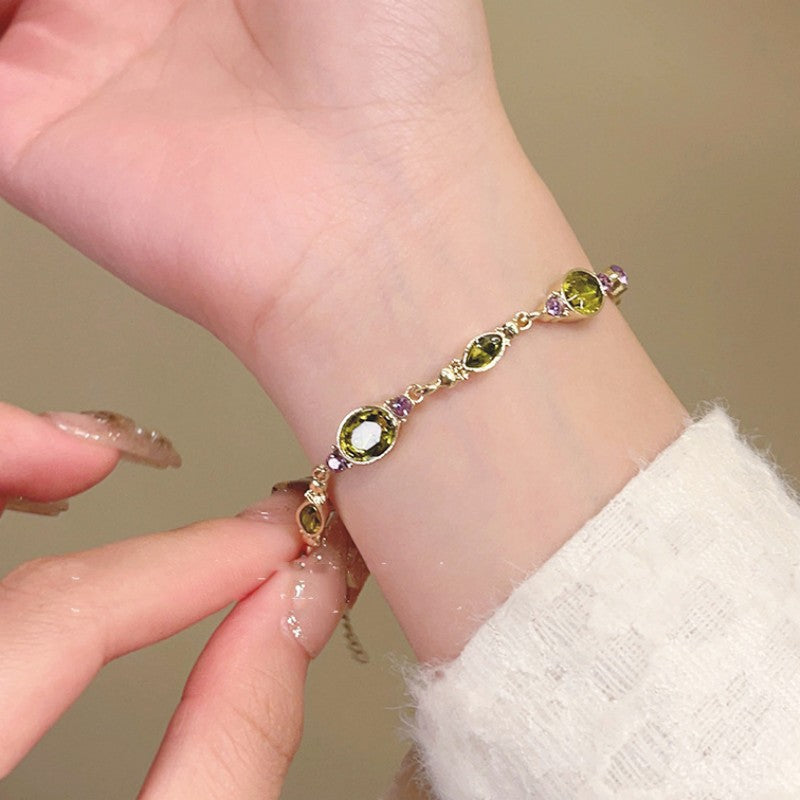 Elegant Emerald: Women's Exquisite Green Rhinestone Bracelet