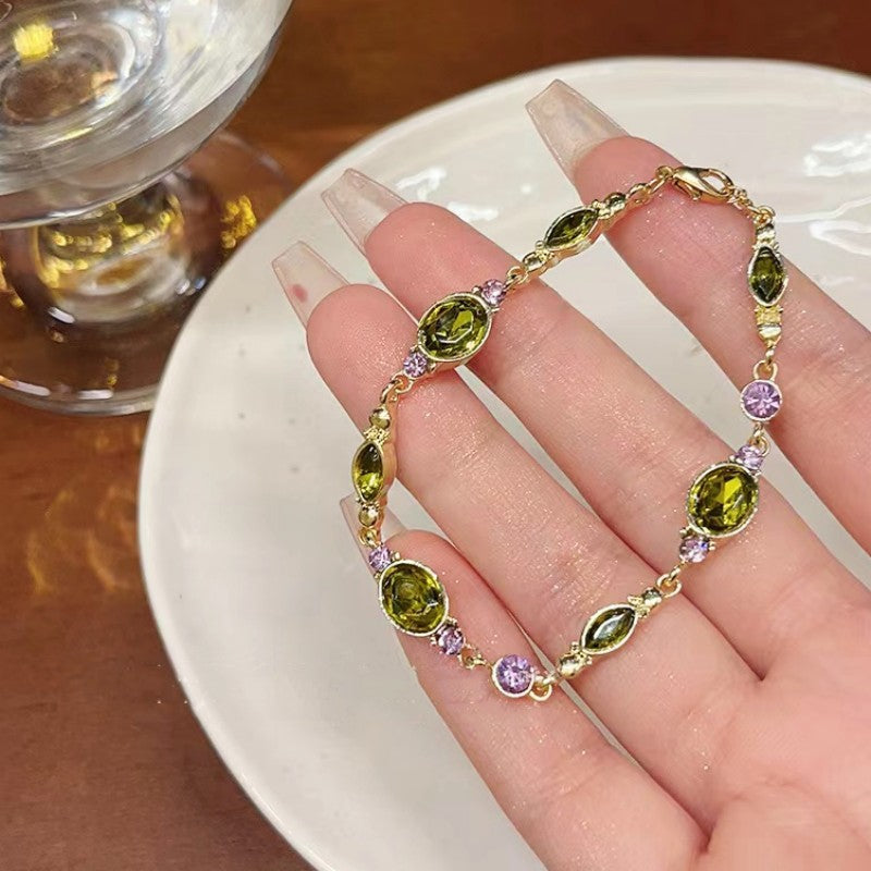 Elegant Emerald: Women's Exquisite Green Rhinestone Bracelet