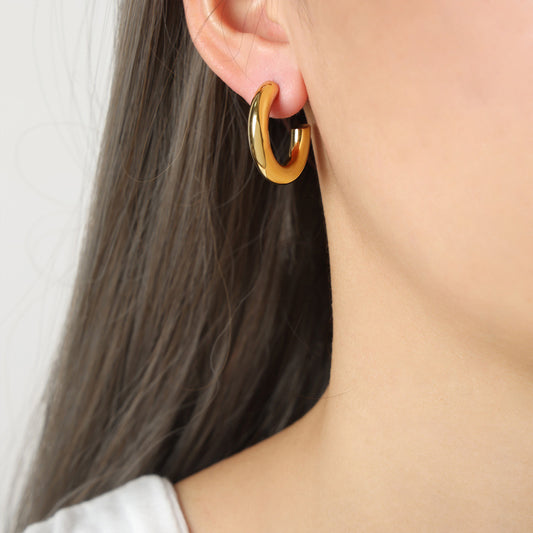 Chic Simplicity: Personalized Fashion Earrings